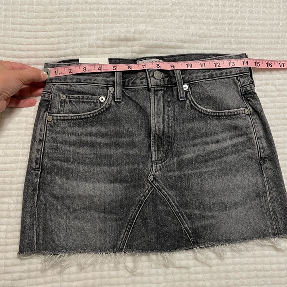 AGOLDE Jeanette Denim Mini Skirt in East Village Grey - Picture 6 of 9